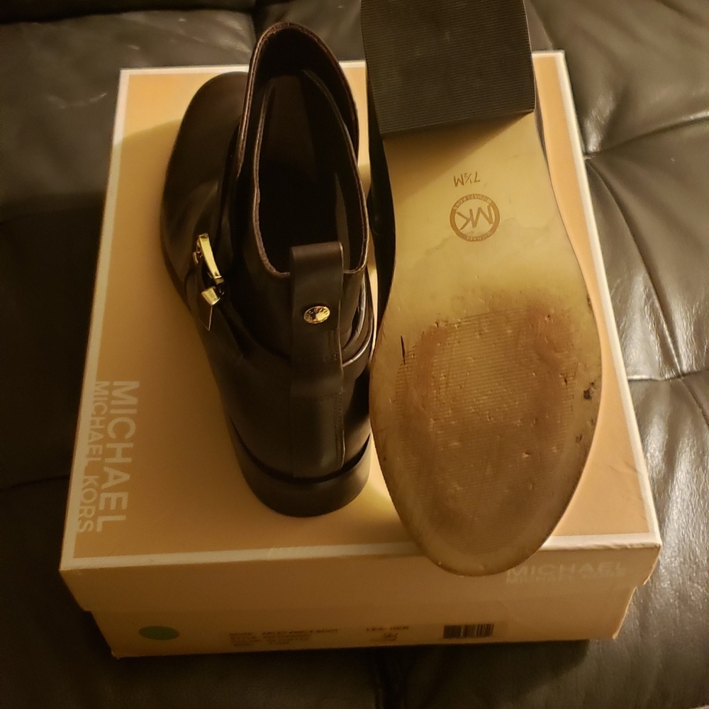 Boots - Picture 3 of 3